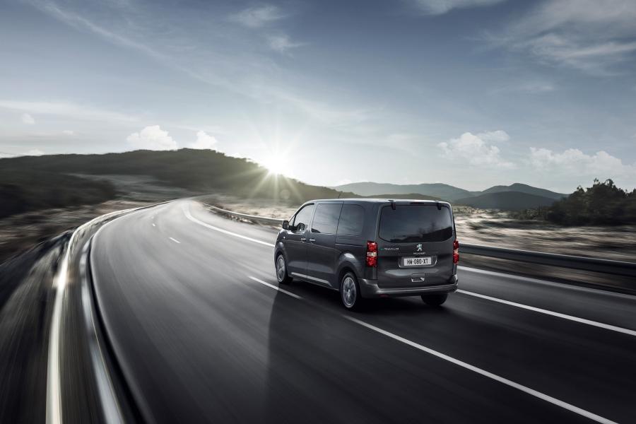  Peugeot e-Traveller 2020 года  (WW) (фото 6 из 29)